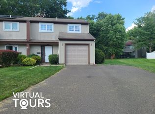 141 Grove St, Bergenfield, NJ 07621