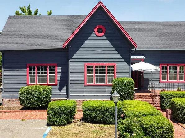 530 N Cloverdale Boulevard, Cloverdale, CA 95425