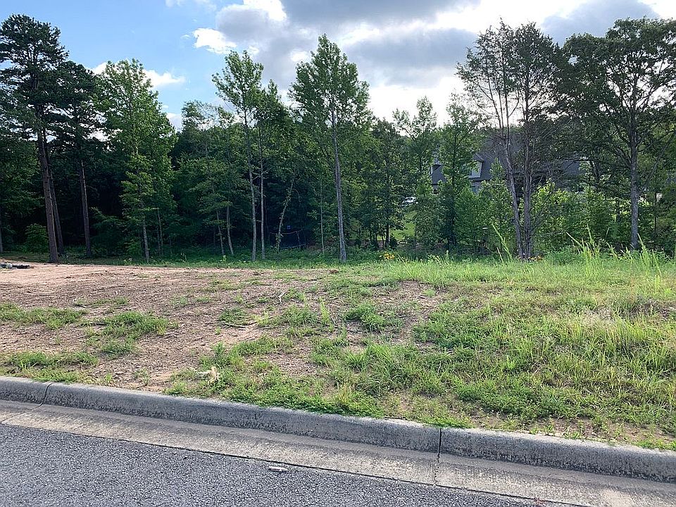 2nd image of 850 Blossom Dr