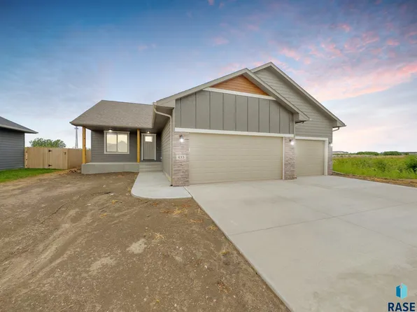 433 Thelma Ave, Harrisburg, SD 57032