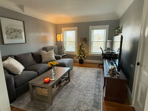 310 Faneuil St #3, Brighton, MA 02135