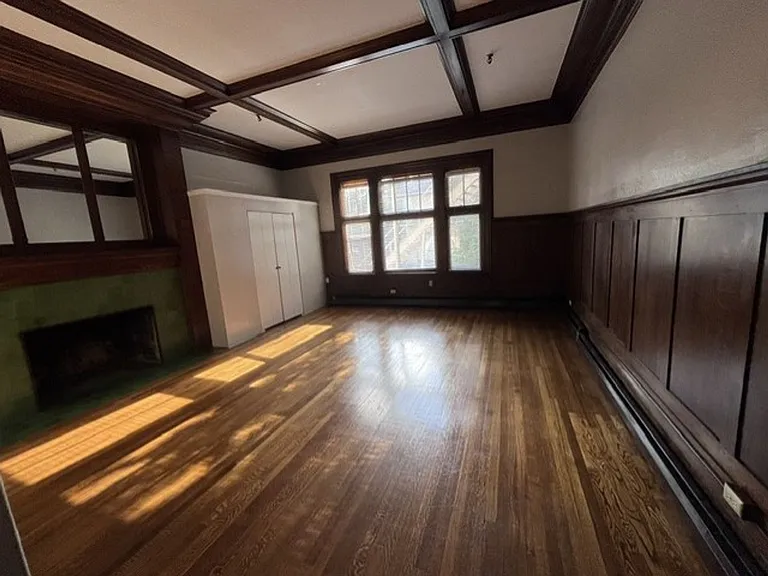 The Manor — Photo 7