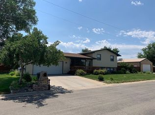 912 Dunnuck St, Sheridan, WY 82801