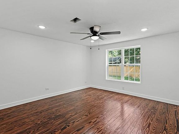 4th image of 2102 Margaret St #A