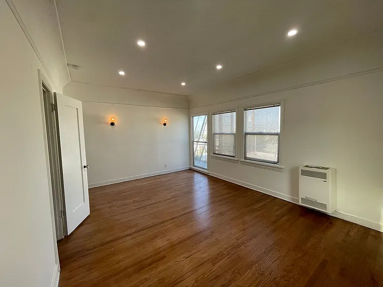 737-741 N Occidental Blvd — Photo 11