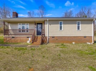 230 Lost Valley Rd, Pickens, SC 29671