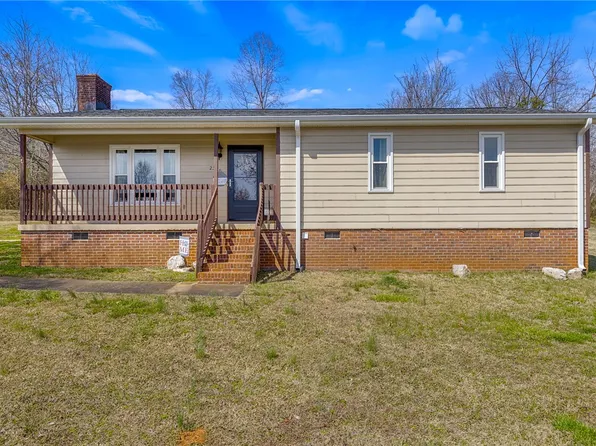 230 Lost Valley Rd, Pickens, SC 29671