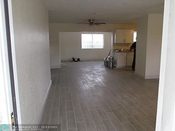 3rd image of 441 SE 3rd Ct