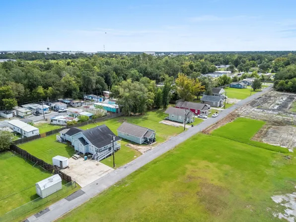 Dumatrait Ln, Lake Charles, LA 70615