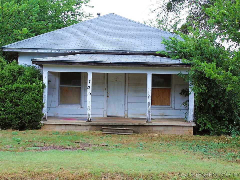 2nd image of 705 E Wolf St