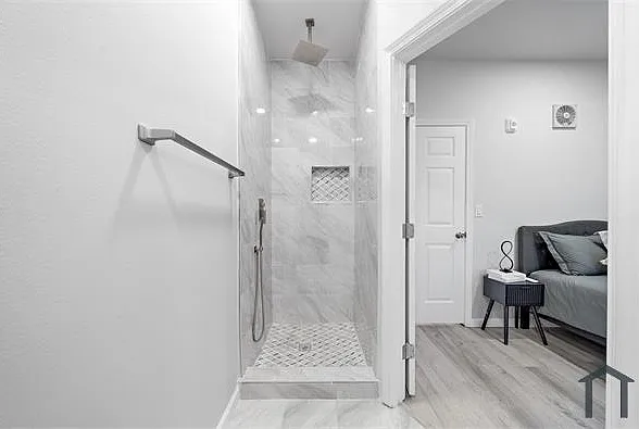 801 Avenue K — Photo 11