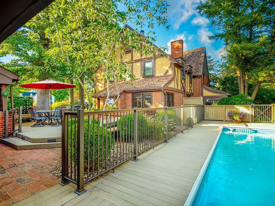 1st image of 1004 Highland Ave