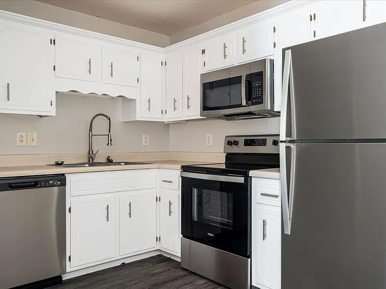 Highland Park Luxury Townhomes — Photo 3