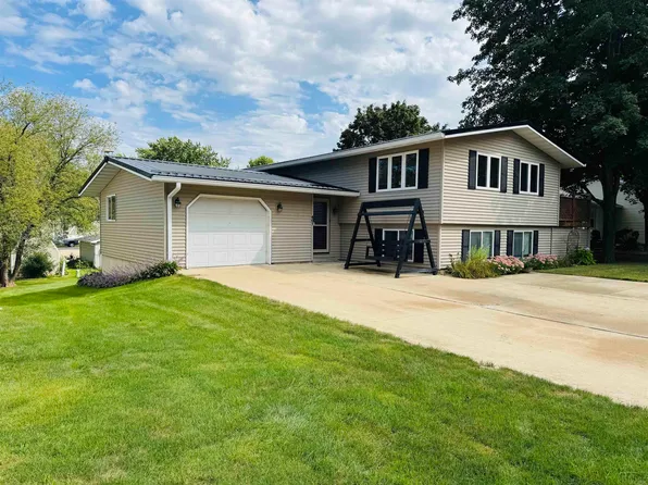 401 Sunny Lane St, Denver, IA 50622