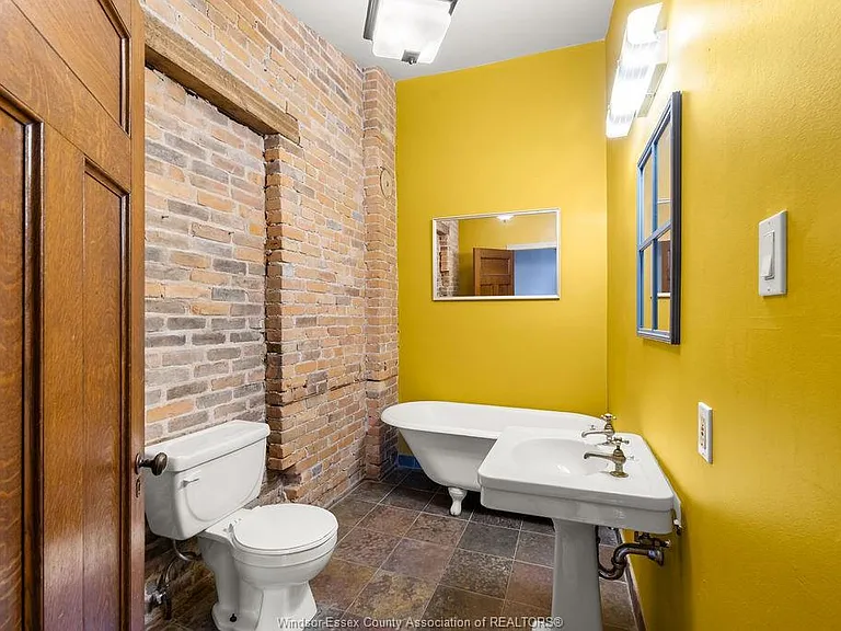 803 Monmouth Rd — Photo 11
