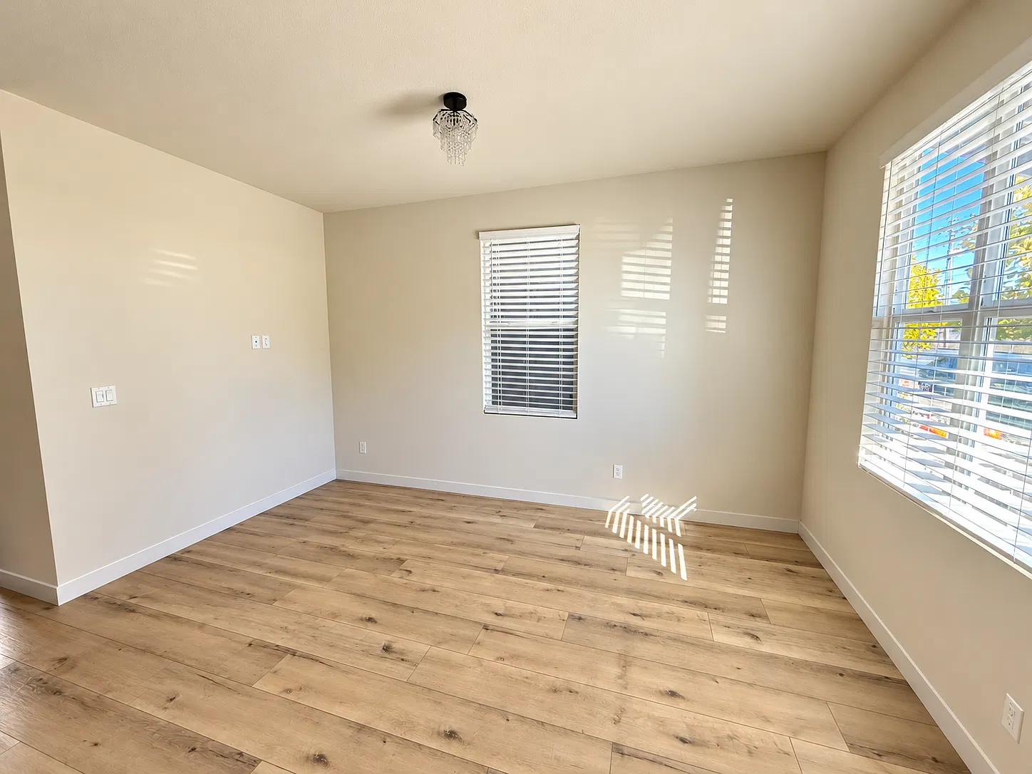 3 bed, 1368 sqft, $3,500 — Photo 3