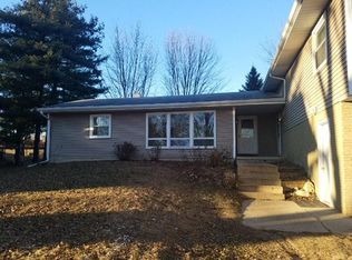 10 Brompton Cir, Madison, WI 53711