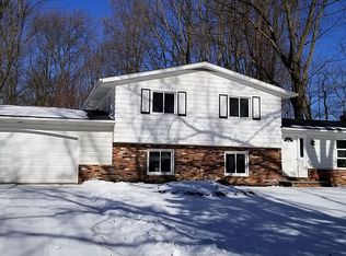 255 Springwood Rd, Northfield, OH 44067