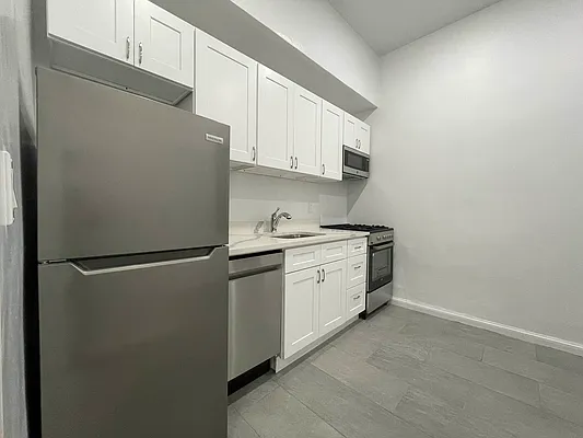Rented by HOLTON REAL ESTATE INC. | media 18