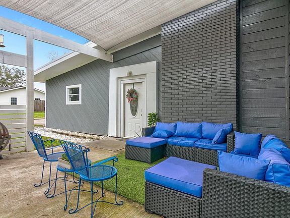 3rd image of 5327 Fairview Dr