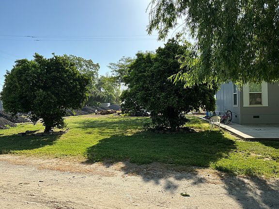 3rd image of 4065 Railroad Ave
