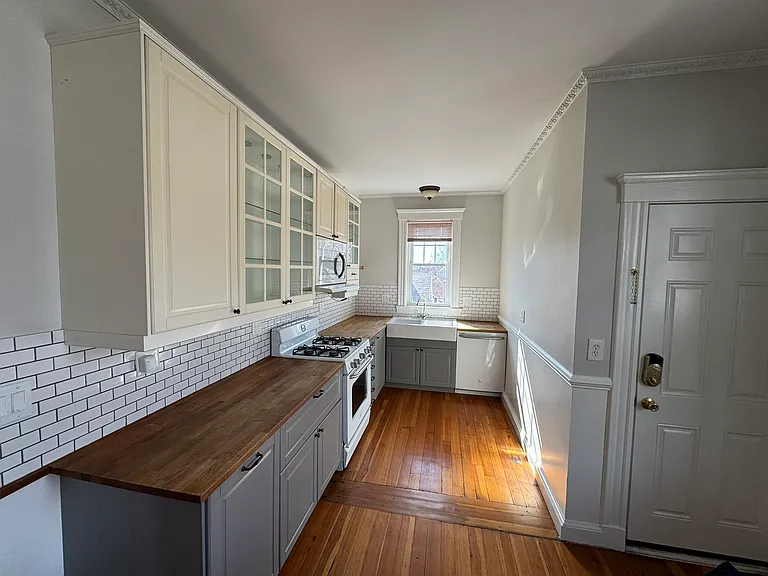 84 Tudor St #6 — Photo 3