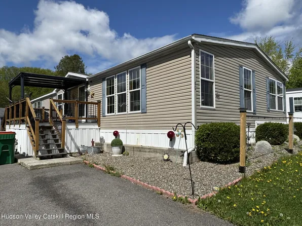 46 Edgewood Acres #46, Chatham, NY 12037
