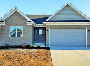 7823 Bridlewood Pl, Louisville, KY 40228