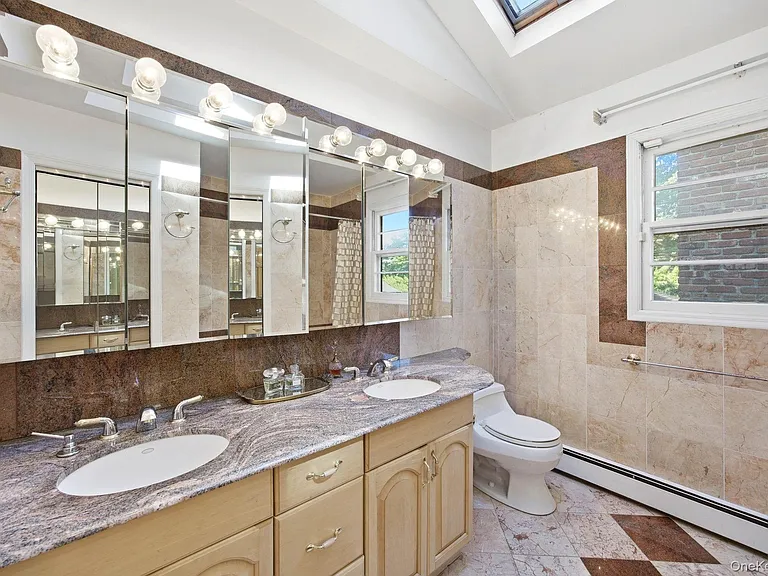1 Bridle Path Dr — Photo 32
