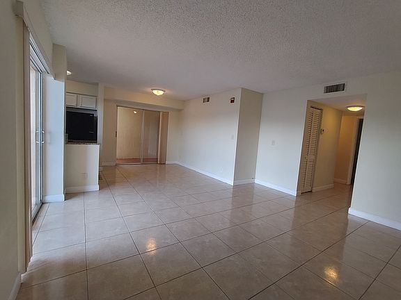 3rd image of 7610 Westwood Dr APT 121