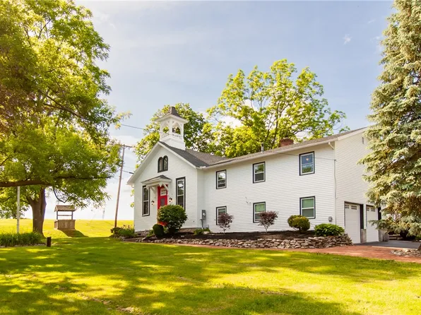 6934 Rice Rd, Victor, NY 14564