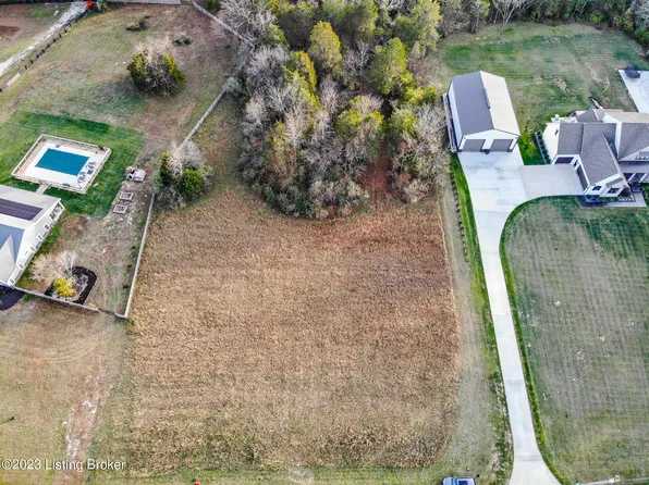 8806 Independence School Rd, Louisville, KY 40228