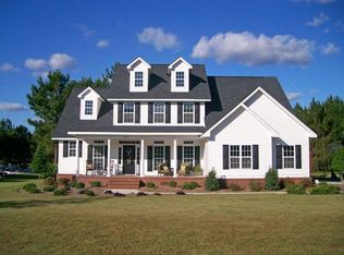 131 Sweetbriar Lakes Dr, Thomasville, GA 31757