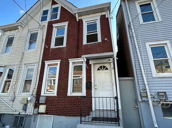 39 Adeline St, Trenton, NJ 08611