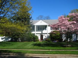 2 Philips Mill Dr, Middletown, NJ 07748