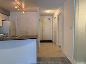 801 Bay St