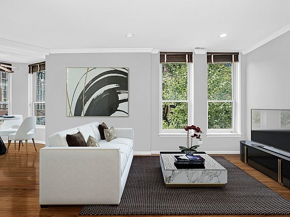 2nd image of 1658 W Belmont Ave APT 2W