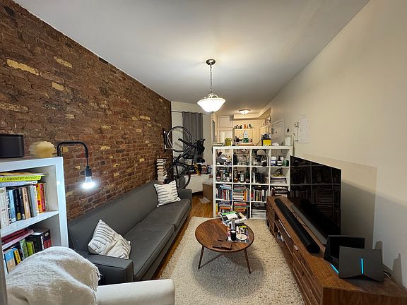2nd image of 633 Grand Ave APT 3