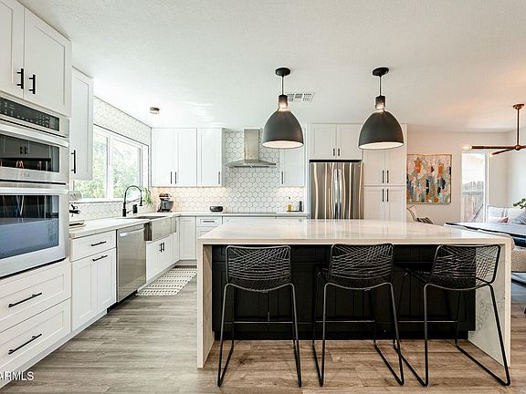 3rd image of 10903 E SAHUARO Drive