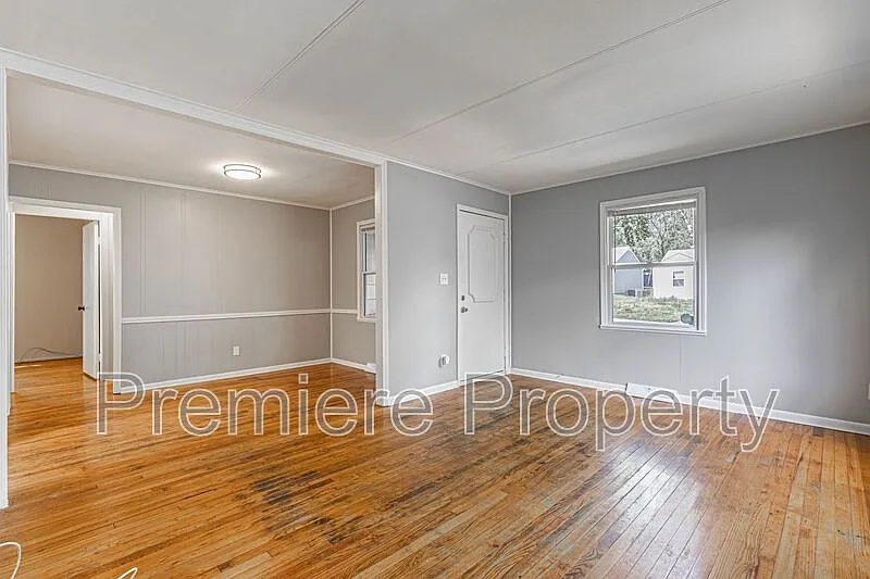 Building Photo - 1109 NE 44th St