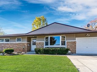 529 Edgewood Ln, Elk Grove Village, IL 60007