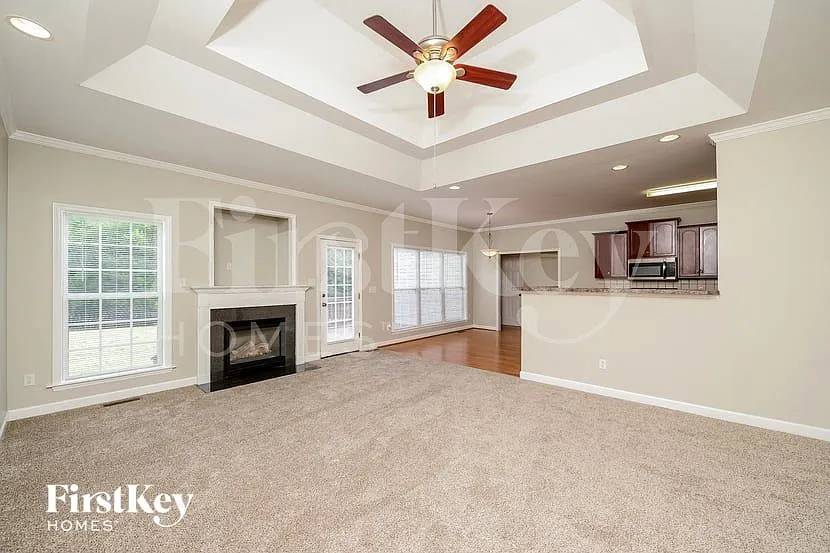 3 bed, 2.0 bath, 2257 sqft, $2,615 — Photo 4