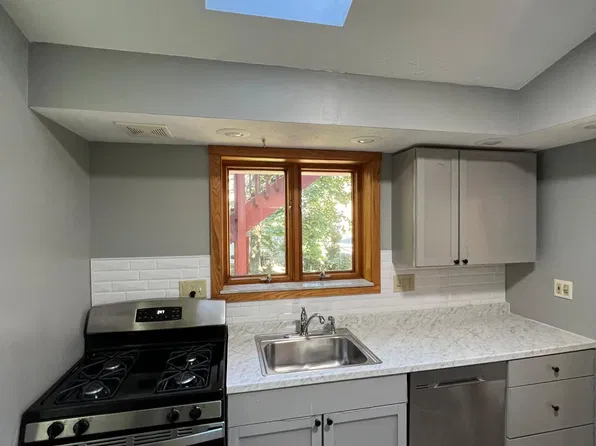 557 Mifflin Ave Floor 1, Pittsburgh, PA 15221