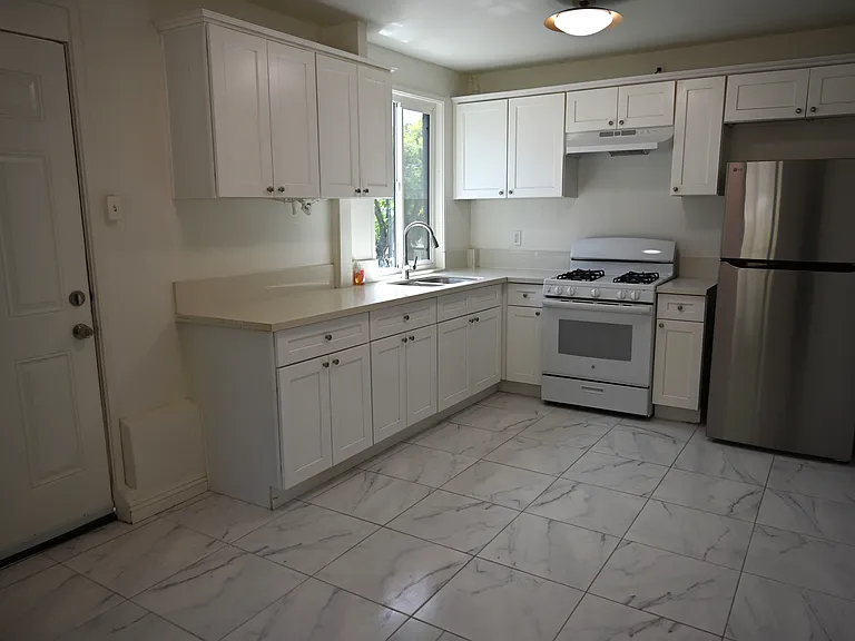 181 E Alegria Ave — Photo 9