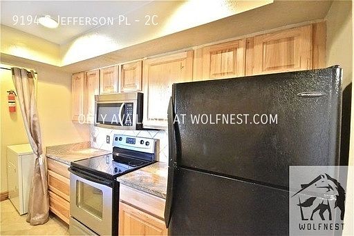 3rd image of 9194 S Jefferson Pl #2C