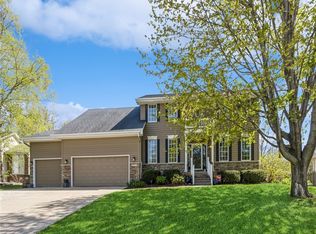 5514 Coachlight Dr, West Des Moines, IA 50266