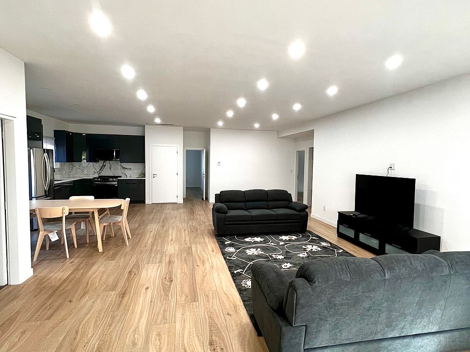 1st image of 205 Hawthorne Ave
