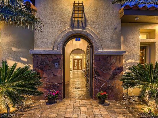 6031 Ruffian Rd, Las Vegas, NV 89149