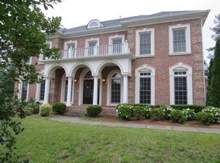 1119 Grogans Mill Dr, Cary, NC 27519