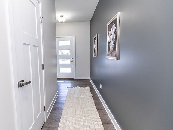 5th image of 1016 Riverbrook Dr